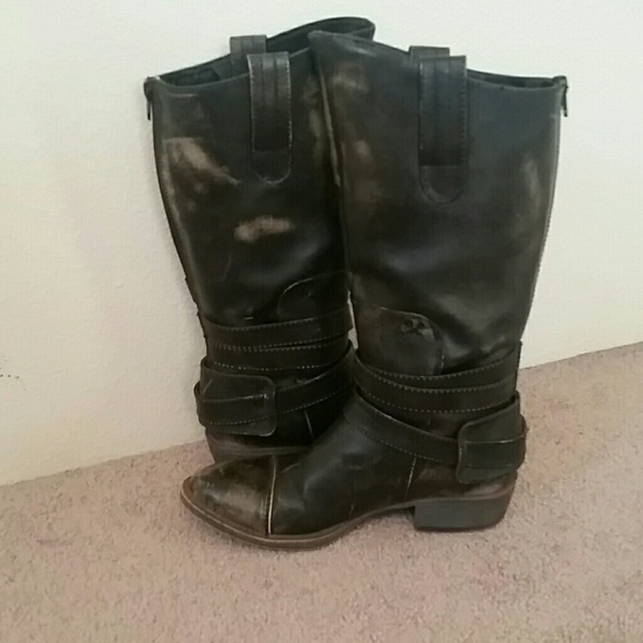 Distressed cowgirl boots - Picture 7 of 8